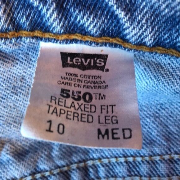 Vintage women’s Levi’s 550’s high waisted jeans - Picture 4 of 5